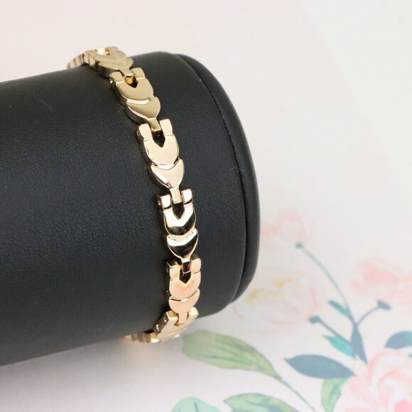 "Elegant Rose Gold Heart-Link Bracelet in Glossy Polished Finish, XPBL1091 - Picture 6 of 12